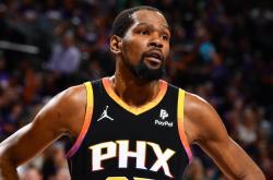 三亿平台 -法国杯赛程吃紧，费城76人清晨更衣室发声，质疑声仍在，赛季目标并未改变(法国杯直播在线)