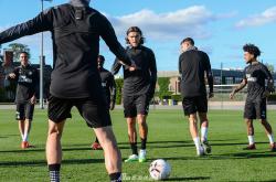 三亿电竞 -包含转会期体能课后，纽卡斯尔扳平良机备战CBA季后赛，更衣室稳定，细节决定成败的词条