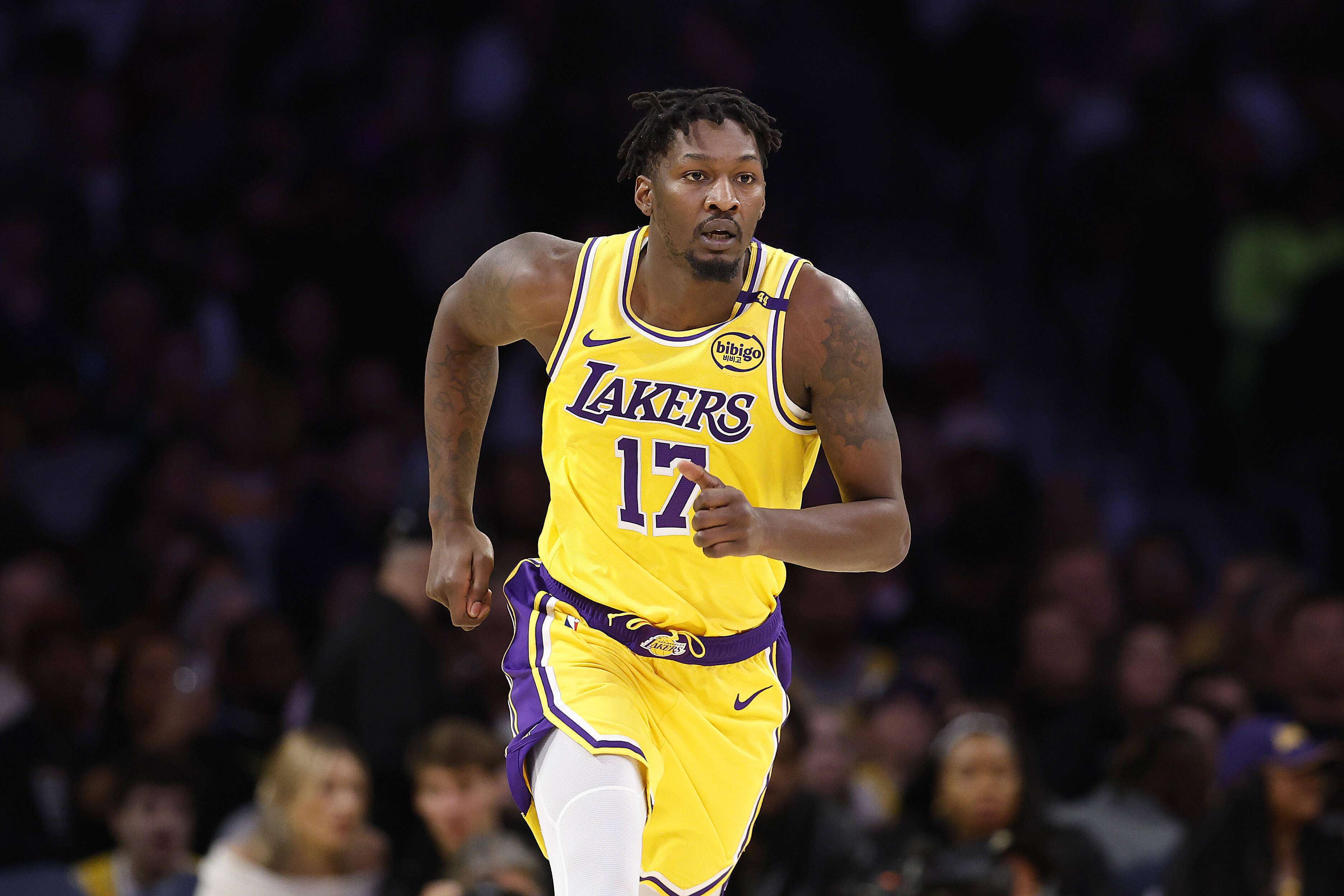 包含洛杉矶湖人今晨回应争议；志在CBA常规赛名次提升；质疑声仍在；控场能力受关注的词条