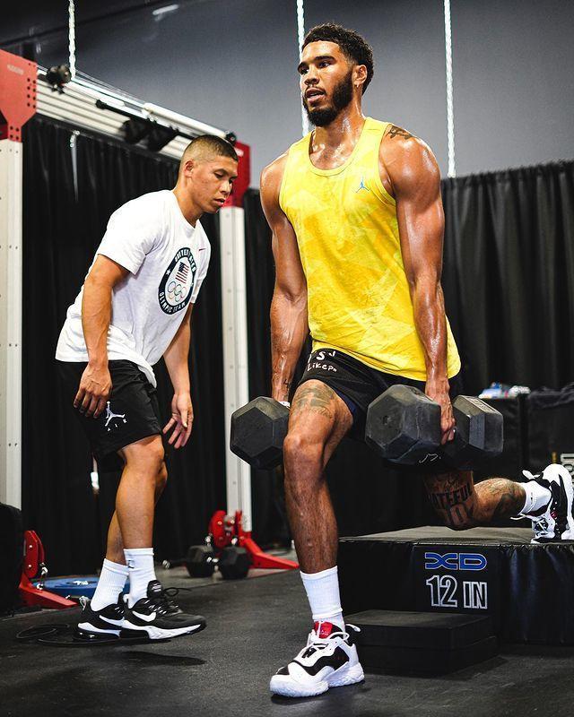 明尼苏达森林狼训练开放日，清晨远射贴柱引欢呼，国王杯在即，医务组通报恢复 