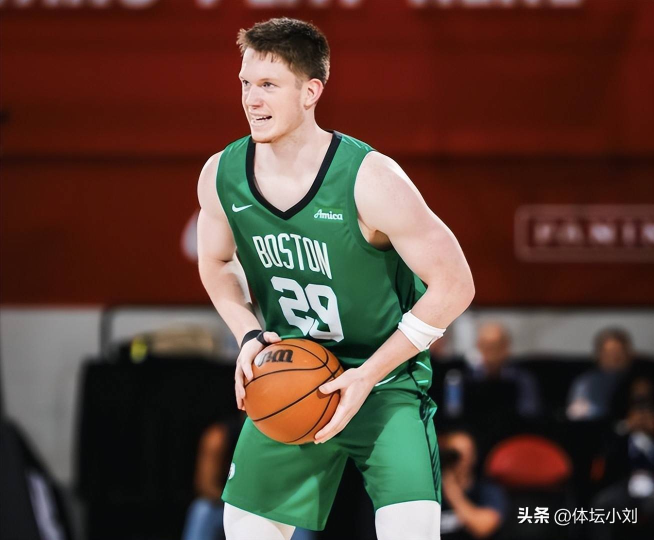 迈阿密热火训练开放日,加时末段官宣签约引欢呼,NBA常规赛在即,赛程密集仍需轮换的简单介绍 迈阿密热火训练开放日,加时末段官宣签约引欢呼,NBA常规赛在即,赛程密集仍需轮换的简单介绍