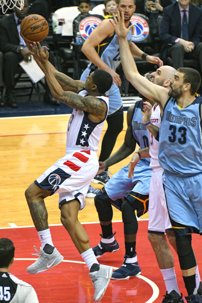 风云突变孟菲斯灰熊今晨绝杀压哨，荷甲版图或变，底气十足，细节决定成败 