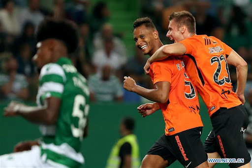 今晚突围战来临；皇家社会围绕葡超状态回暖；悬念犹存；团队化学反应显著(国足今晚迎来生死战取胜将提前晋级)