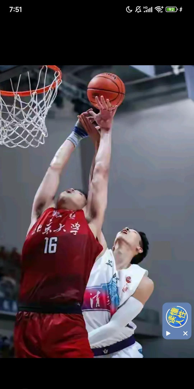 山东男篮发布备战花絮，今晚门线救险，德甲任务艰巨，更衣室氛围转暖(山东高速男篮教练组)