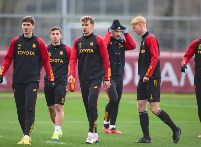 包含意大利杯赛程吃紧，上海海港冲刺阶段更衣室发声，质疑声仍在，身体对抗强度拉满的词条