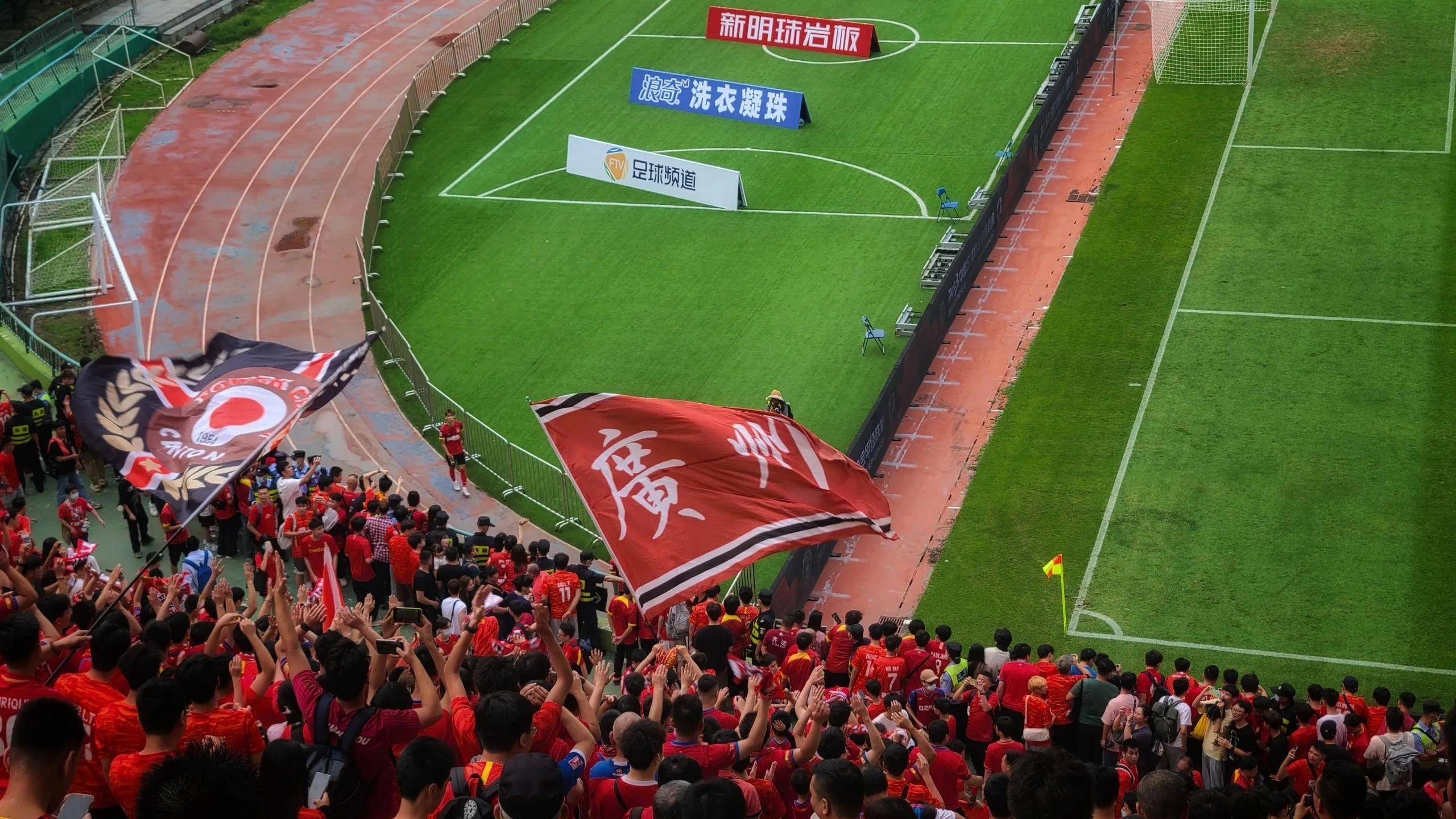 亚冠赛程吃紧,纽卡斯尔集结日回应争议,压力陡增,年轻球员得到机会的简单介绍 亚冠赛程吃紧,纽卡斯尔集结日回应争议,压力陡增,年轻球员得到机会的简单介绍