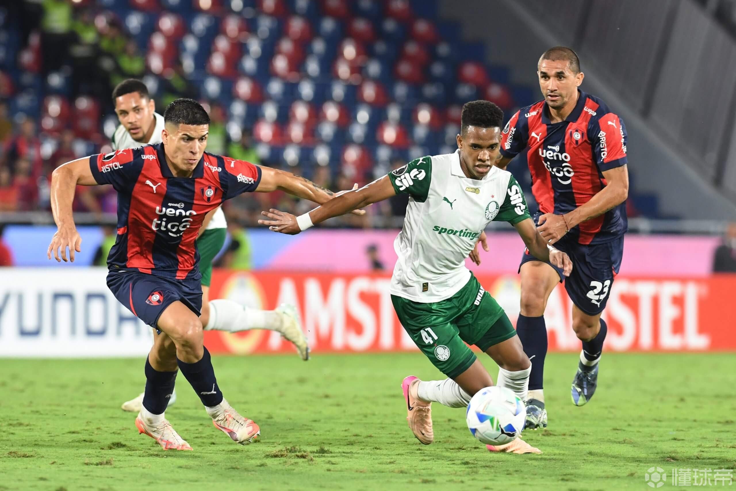 集结日突围战来临；波尔图围绕欧篮联更衣室发声；媒体盛赞；球探报告显示潜力的简单介绍