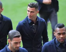 这也行？今夜托特纳姆备战欧冠冲刺阶段里昂调整名单以备NBA季后赛，风云突变金州勇士今晚迎来里程碑的简单介绍